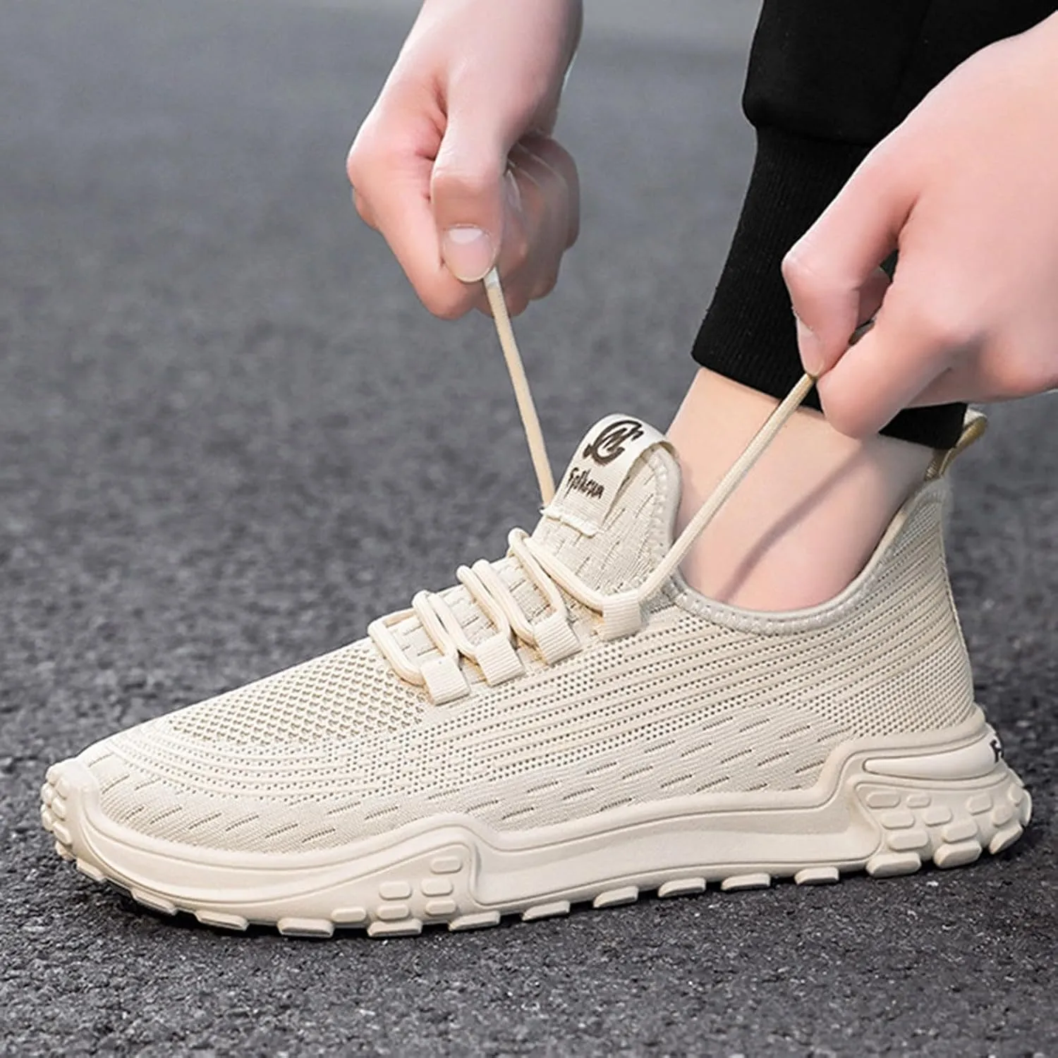 Fashion Sneakers Comfortable Spring and New Fly Weaving Mesh Soft Sole Sports Shoes Men's Shoes Breathable Men's Casual