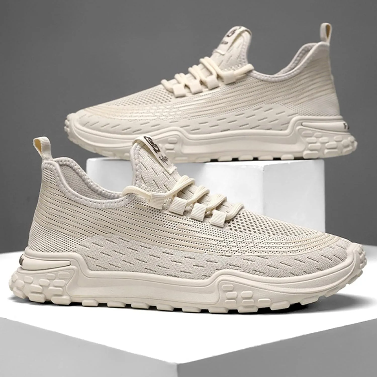 Fashion Sneakers Comfortable Spring and New Fly Weaving Mesh Soft Sole Sports Shoes Men's Shoes Breathable Men's Casual