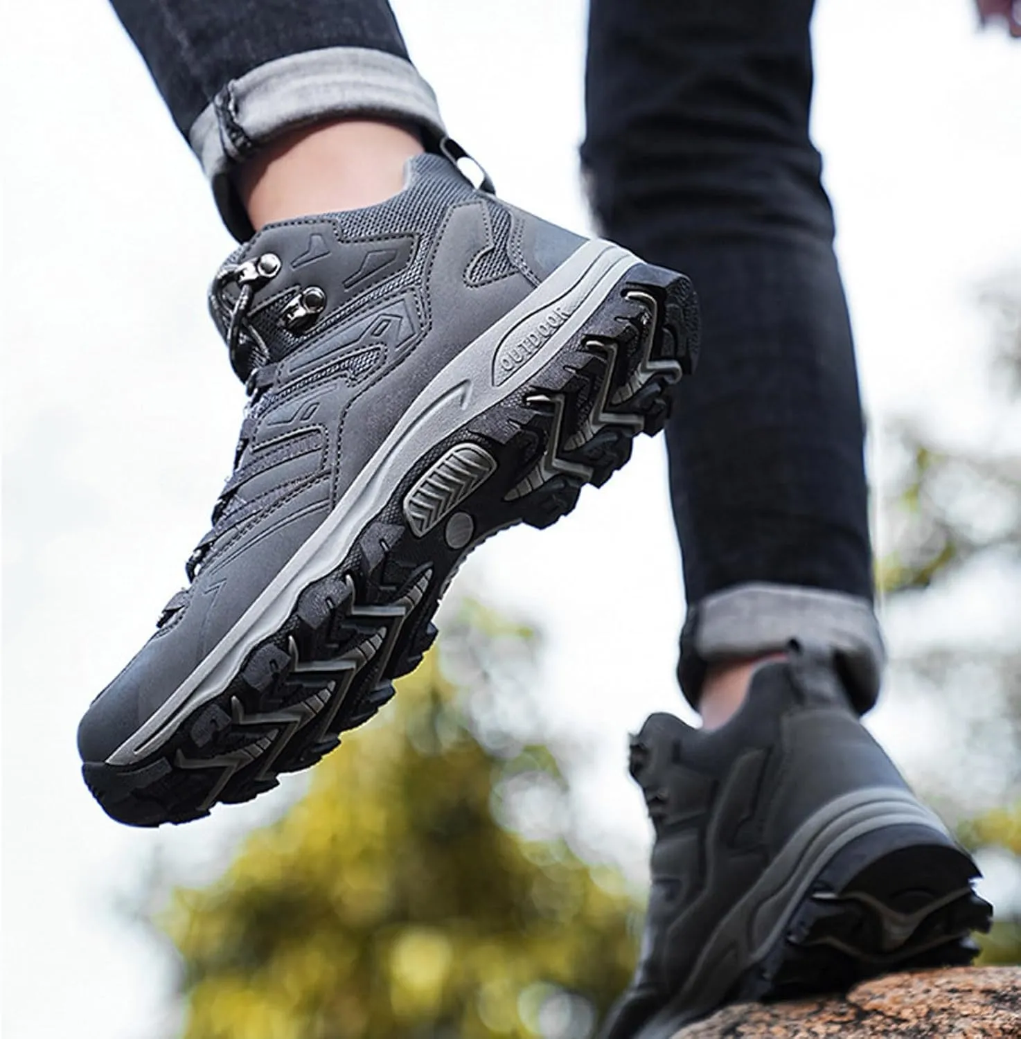 Lightweight Shoes Men and Winter Hiking Shoes High Top Climbing Hiking Outdoor Casual Sports
