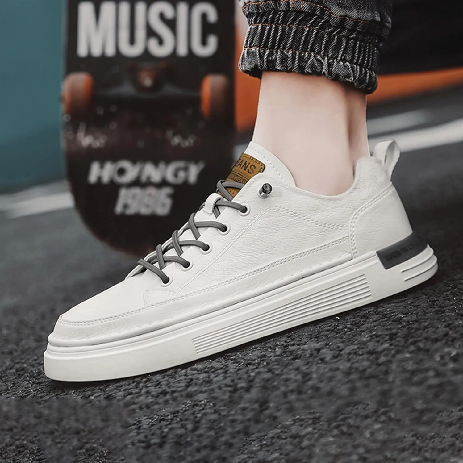 Lightweight Shoes Men's Shoes are Versatile Men's Business Trendy Fashionable Sports Small White Board