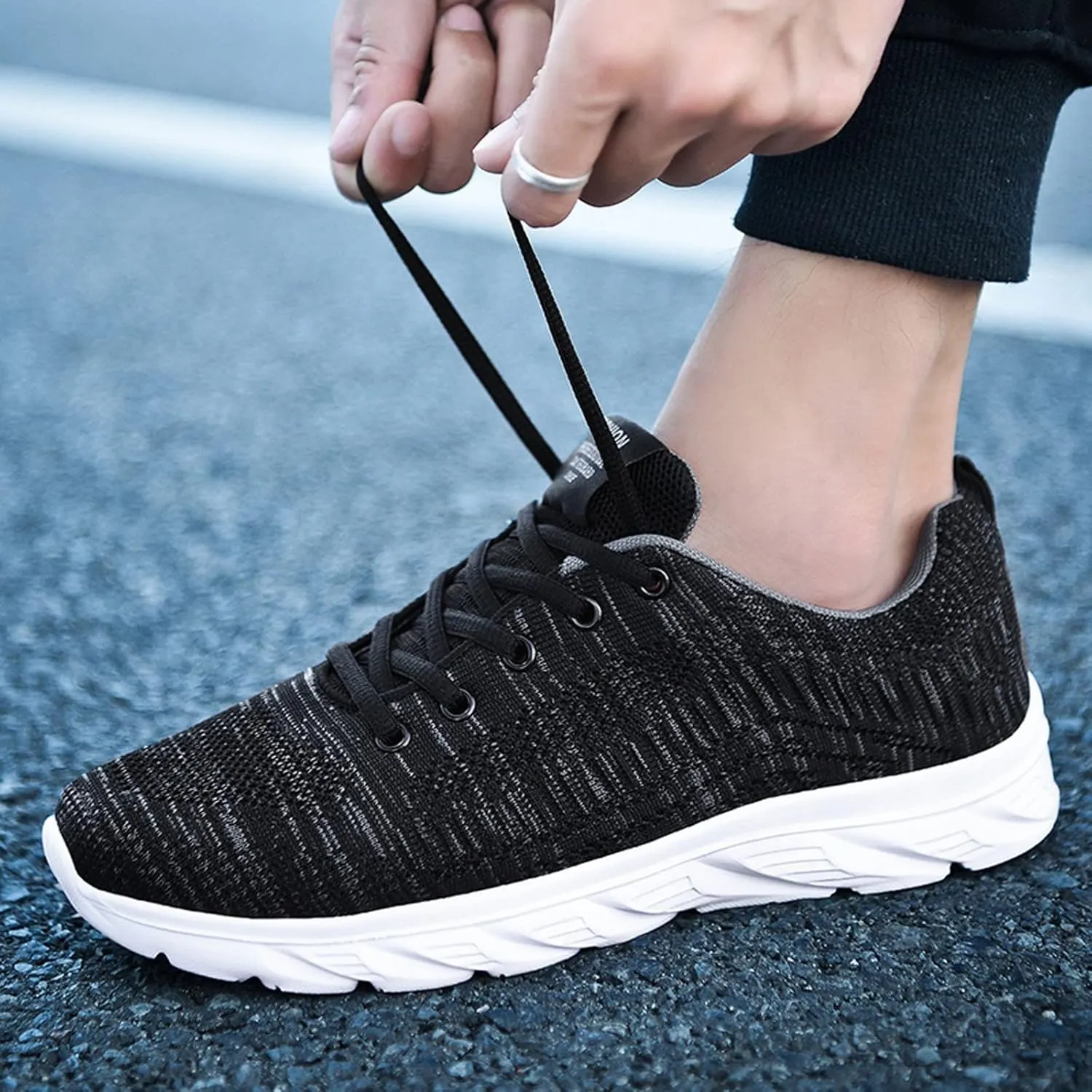 Men's Breathable Mesh Running Shoes Breathable Mesh Comfortable Tennis Shoe Men's Classic Casual Walking Shoes