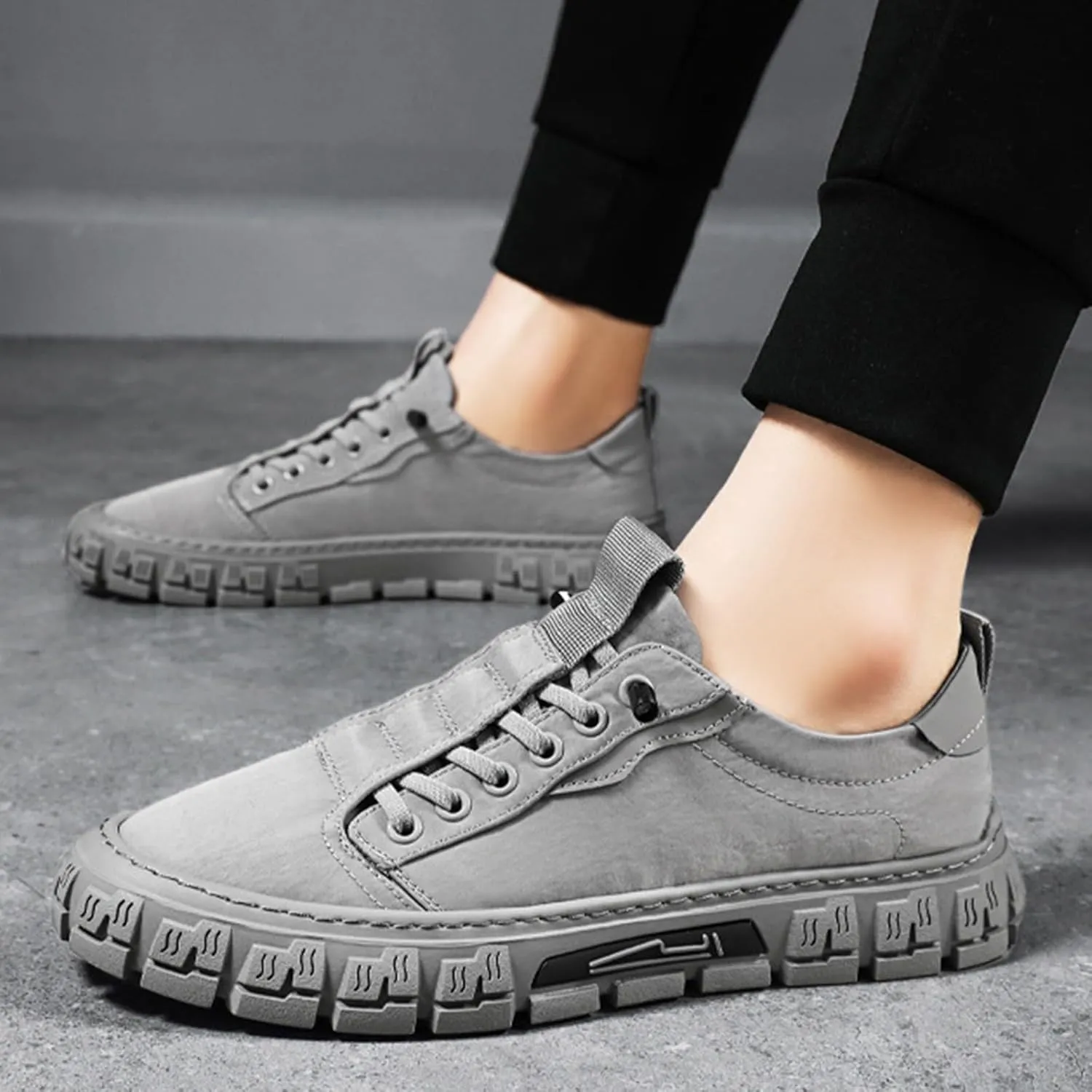 Men's Breathable Mesh Running Shoes Casual Sneaker Mesh Breathable Walking Shoe Men's Comfortable Canvas Shoes