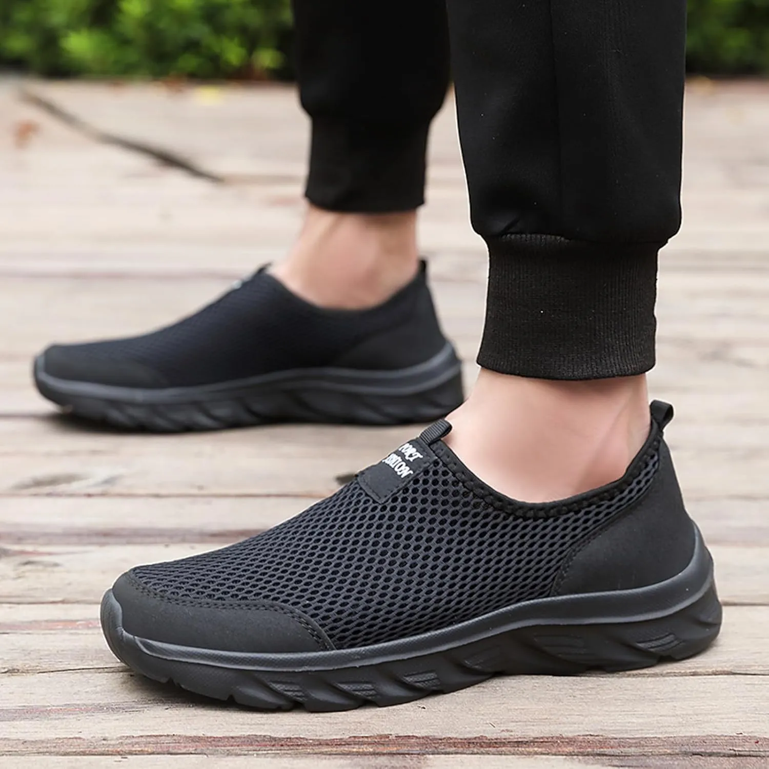 Men's Casual Shoe Men Sports Shoes Fashionable New Pattern Simple Pure Color Mesh Breathable Comfortable Lightweight