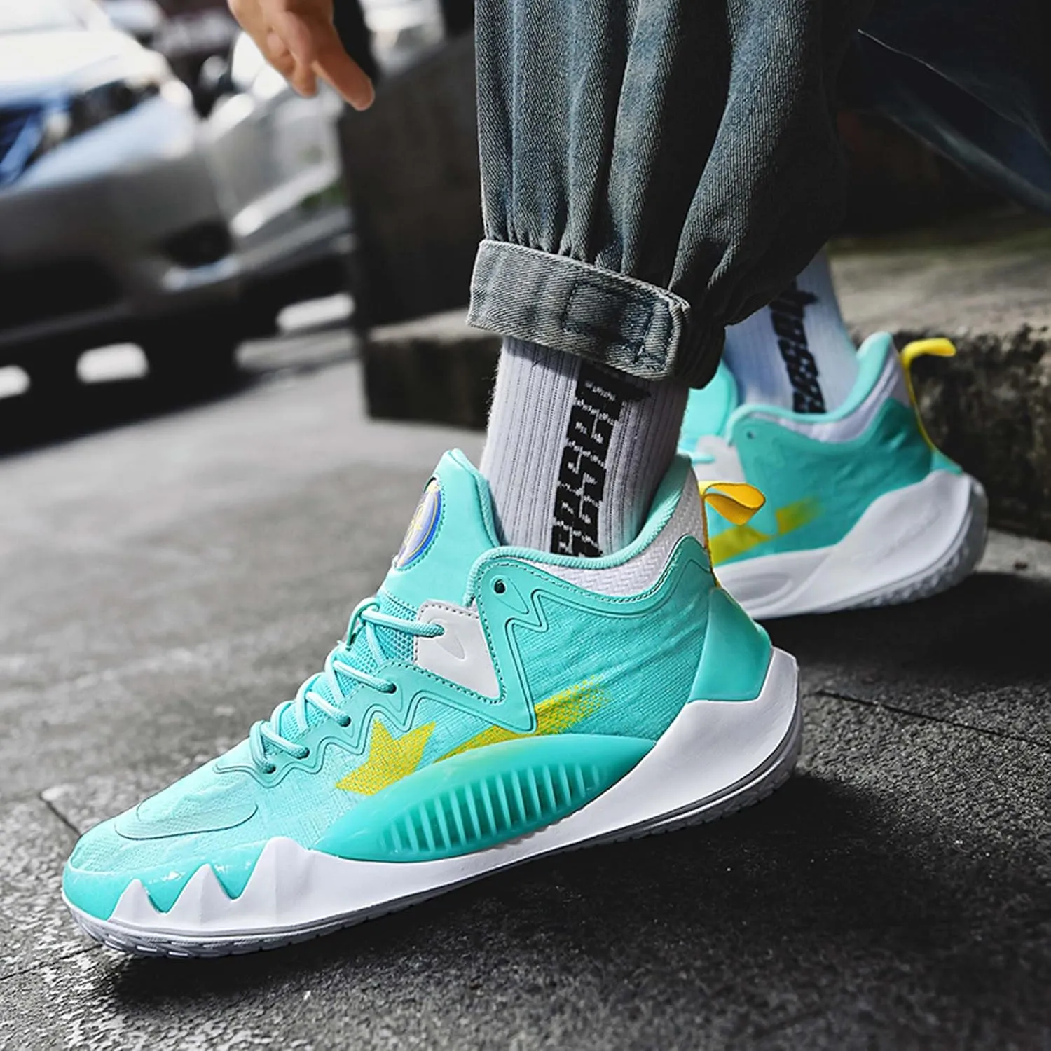 Men's High Top Basketball Shoes Non-Slip Wearable Sneakers Breathable Training Running Shoes