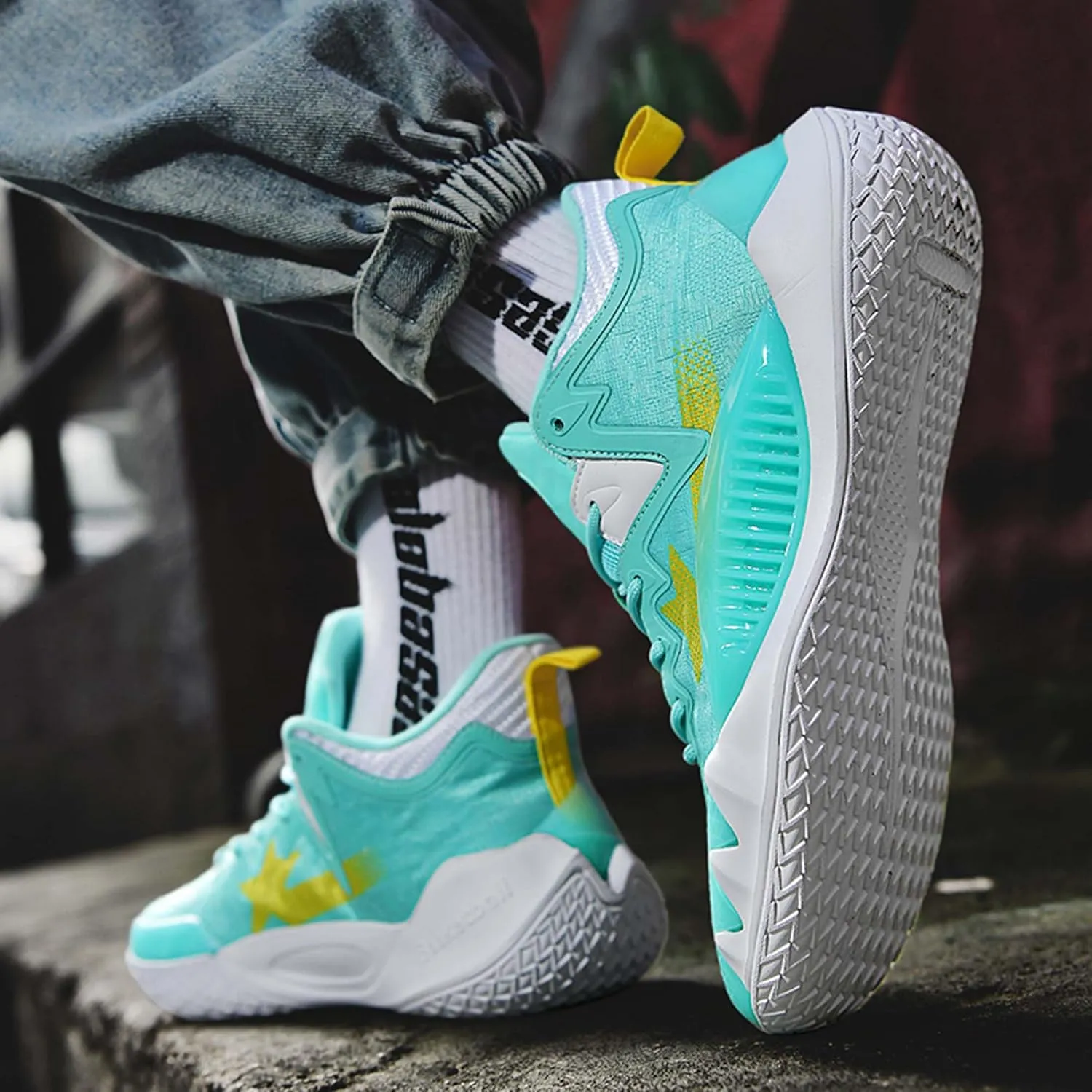 Men's High Top Basketball Shoes Non-Slip Wearable Sneakers Breathable Training Running Shoes