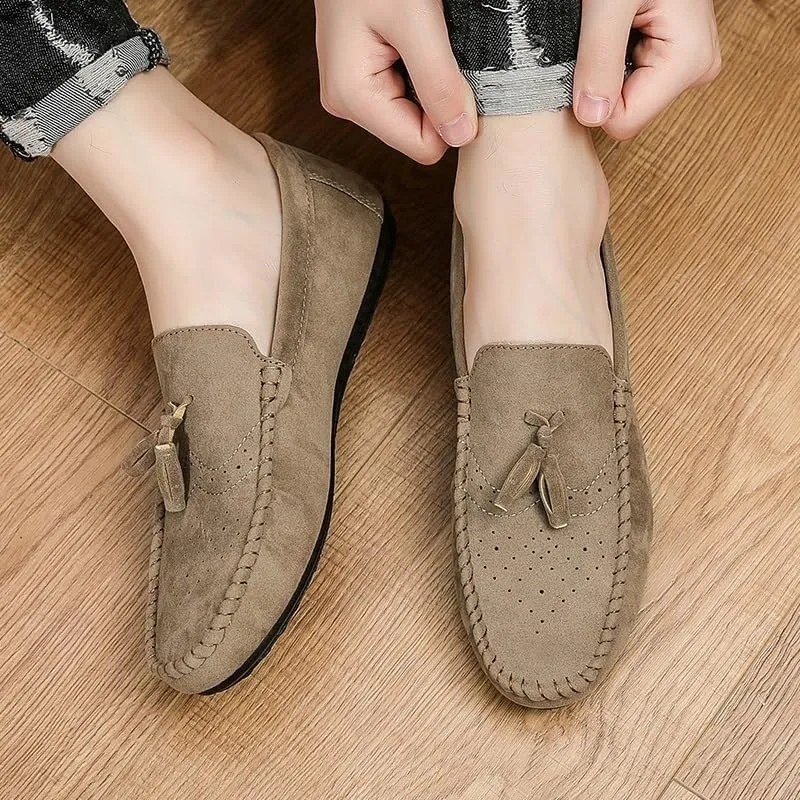 Men's Solid Color Faux Leather Loafers Tassel Slip-Ons, Round Toe Flat Heel Flexible and Lightweight, Ideal for Casual and Wedding Wear