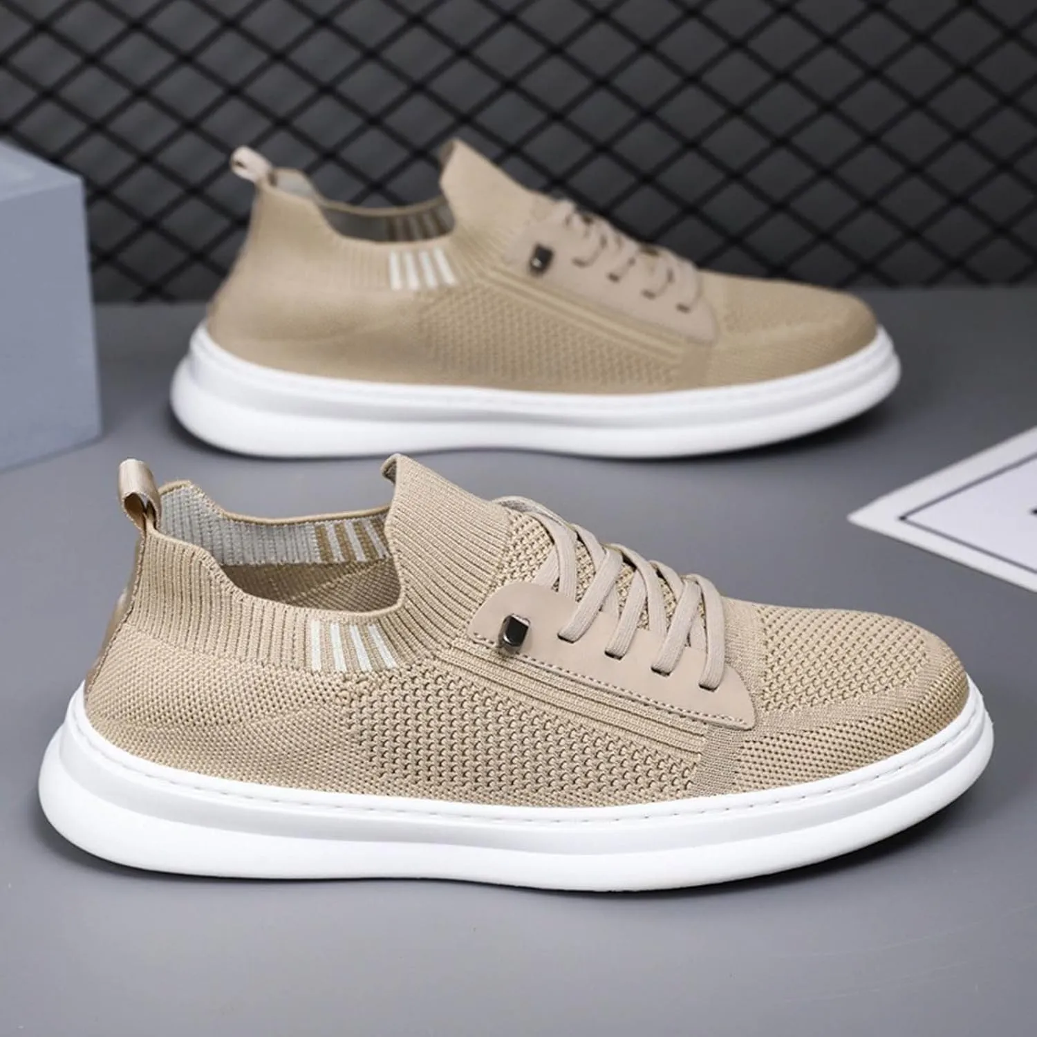 Sneakers Business Breathable Fashion Summer and Men Sneakers Fly Woven Mesh Breathable and Comfortable Slip On