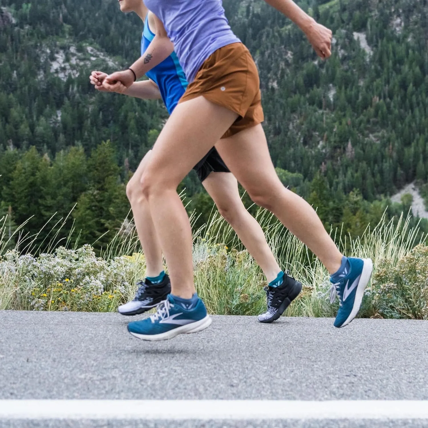 Swiftwick- FLITE XT ZERO Non-Slip Running Socks, Golf Socks, Ultimate Stability